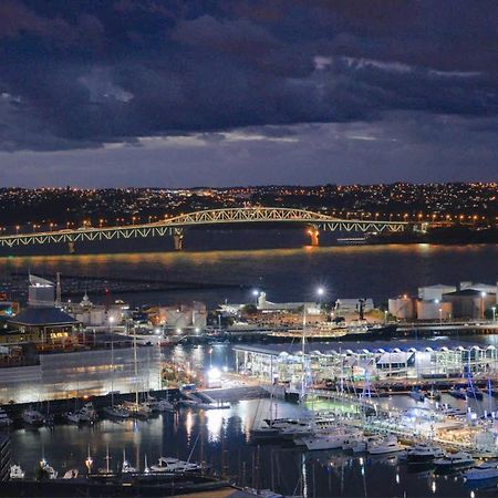 Magnificent Skytower, Sea, Habour View In Cbd Apartment Auckland Bagian luar foto