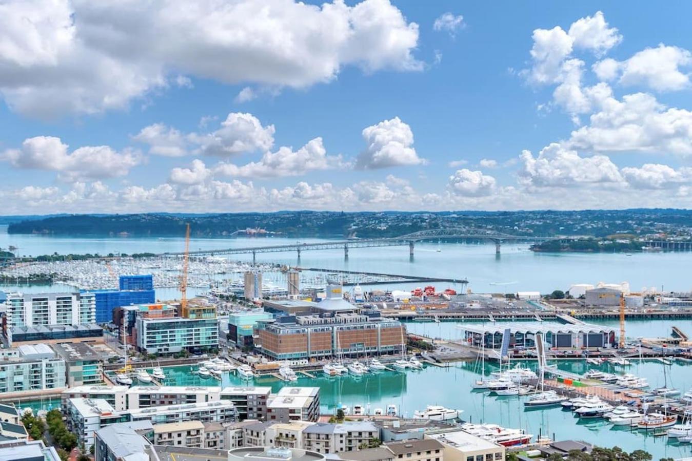 Magnificent Skytower, Sea, Habour View In Cbd Apartment Auckland Bagian luar foto