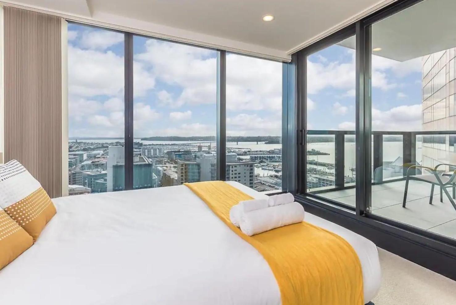 Magnificent Skytower, Sea, Habour View In Cbd Apartment Auckland Bagian luar foto
