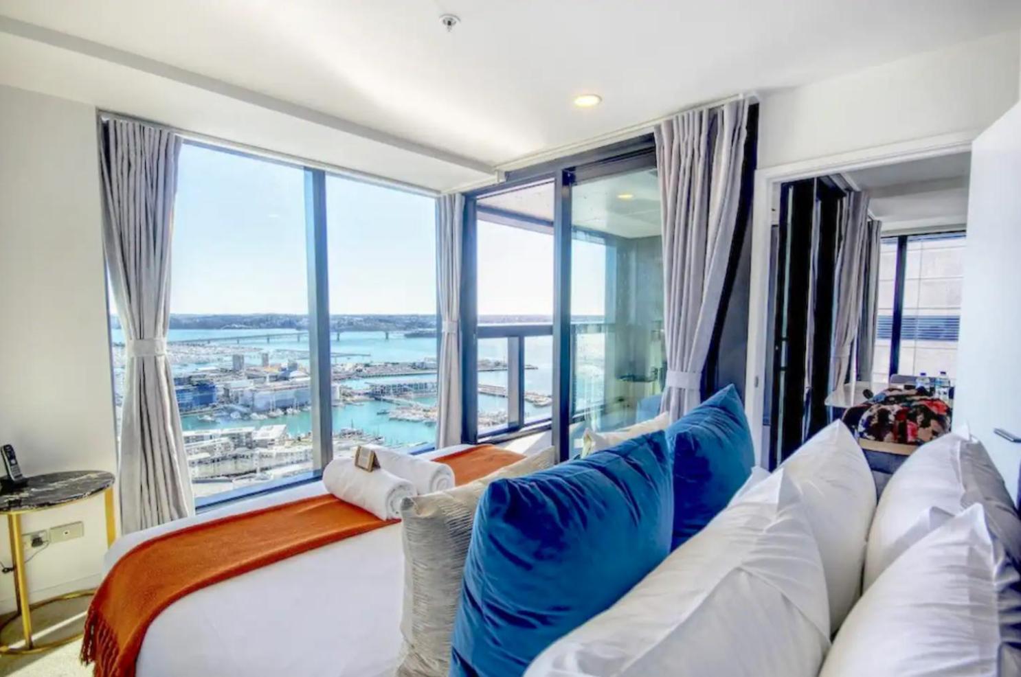 Magnificent Skytower, Sea, Habour View In Cbd Apartment Auckland Bagian luar foto