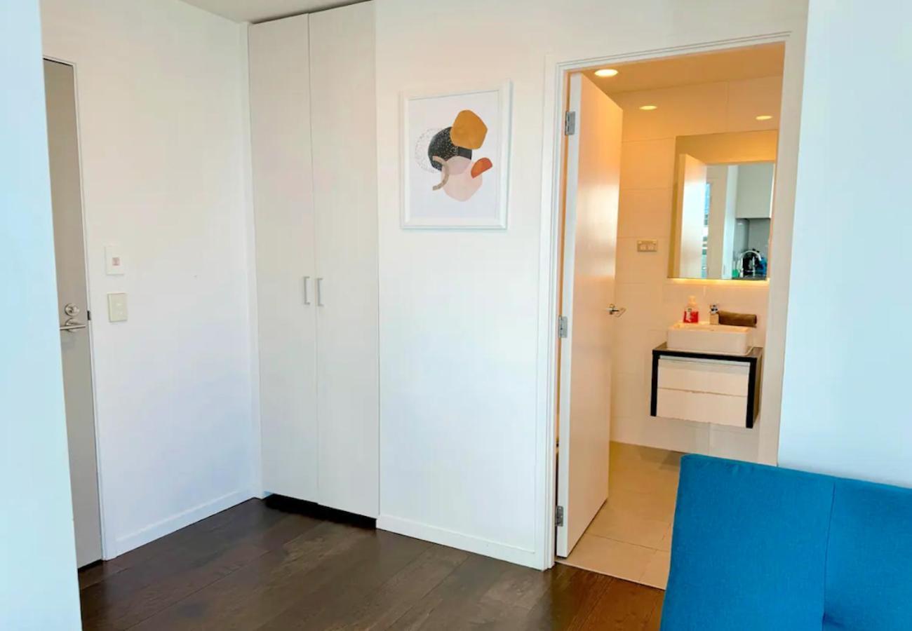 Magnificent Skytower, Sea, Habour View In Cbd Apartment Auckland Bagian luar foto