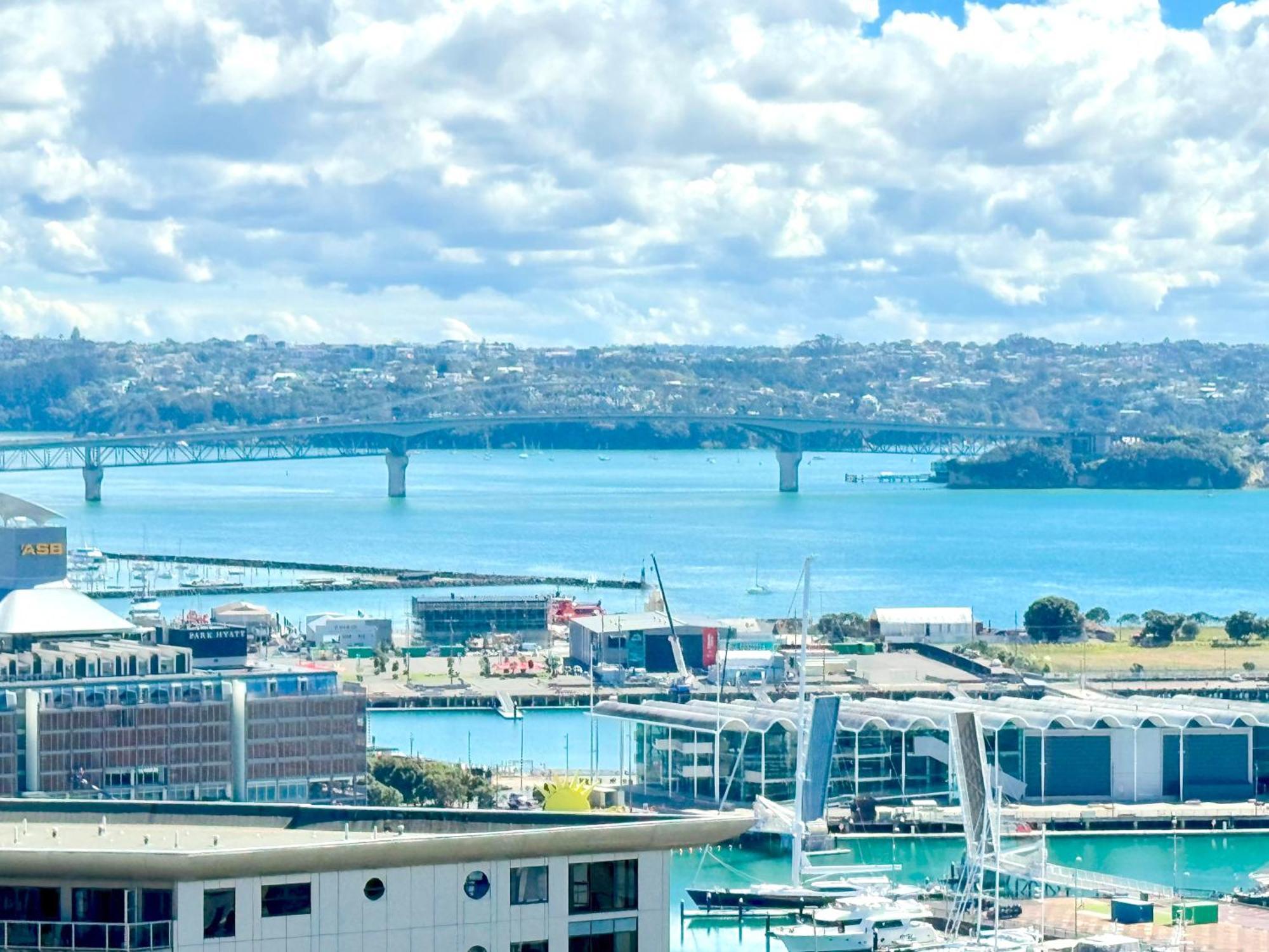 Magnificent Skytower, Sea, Habour View In Cbd Apartment Auckland Bagian luar foto
