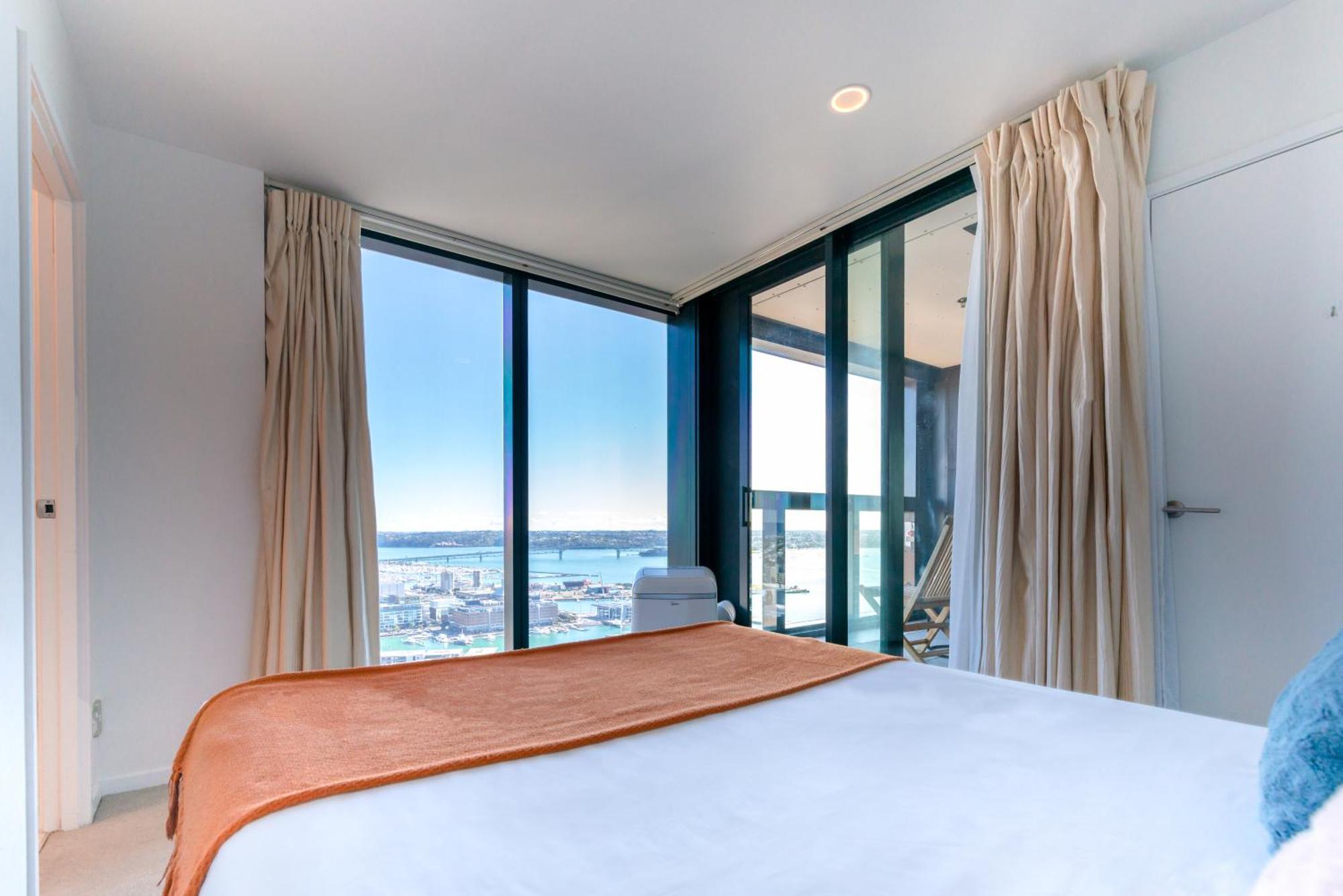 Magnificent Skytower, Sea, Habour View In Cbd Apartment Auckland Bagian luar foto