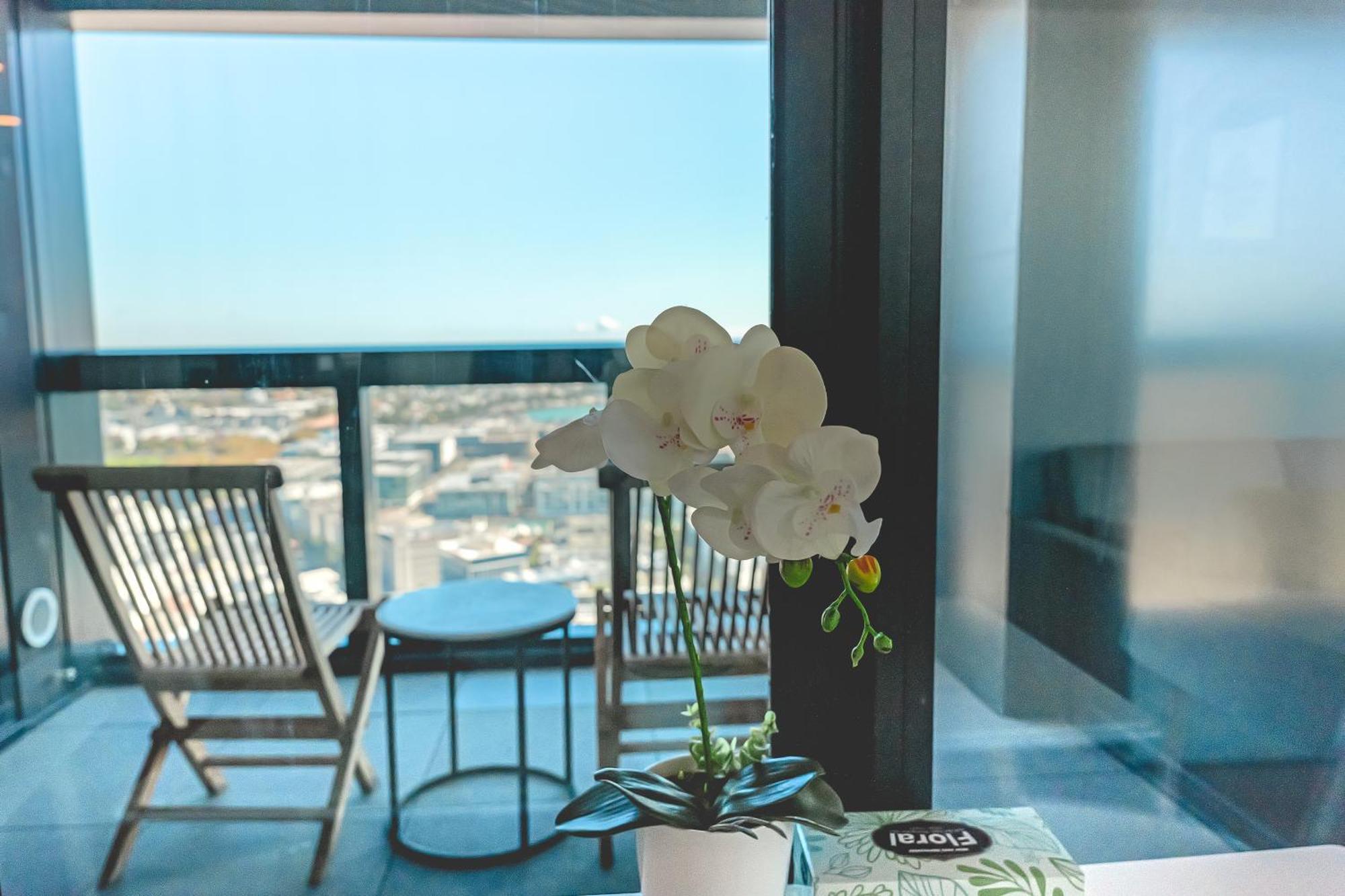 Magnificent Skytower, Sea, Habour View In Cbd Apartment Auckland Bagian luar foto